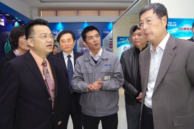 2010年，全國政協(xié)副主席、全國工商聯(lián)主席黃孟復(fù)視察天通裝備產(chǎn)業(yè)基地